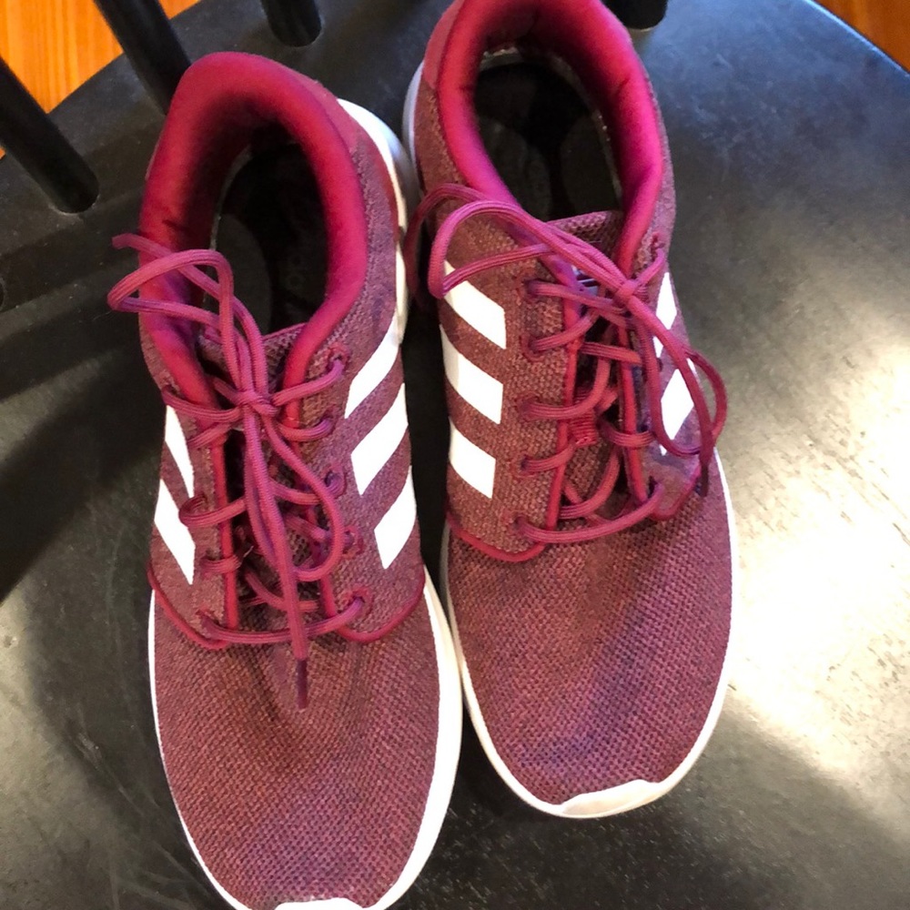 Ladies Sneakers . Cloudfoam. Sooo cozy.